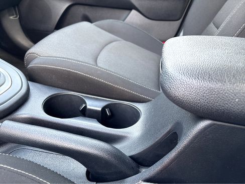 Used 2024 Kia Forte LXS image 8