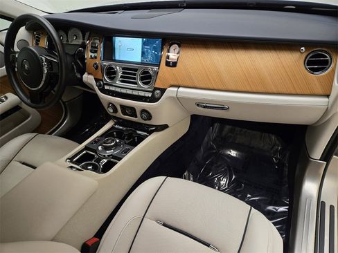 Certified 2016 Rolls-Royce Wraith image 25