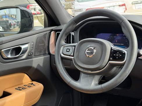 Certified 2023 Volvo XC60 B6 Ultimate w/ Climate Package image 13