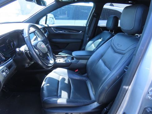 Used 2020 Cadillac XT6 Premium Luxury image 10
