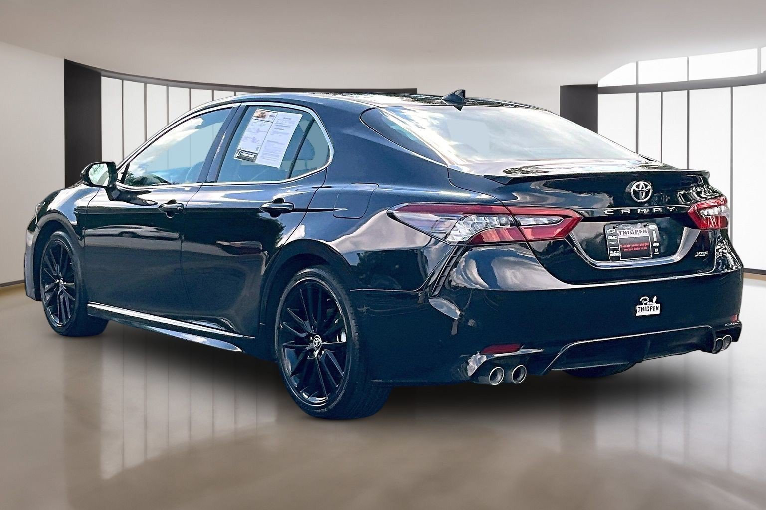 Used 2024 Toyota Camry XSE FWD image 5