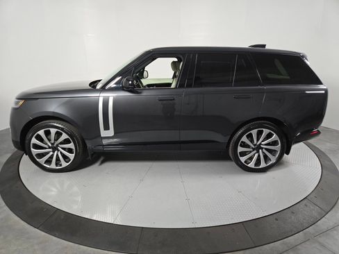 New 2026 Land Rover Range Rover Autobiography AWD/4WD image 35