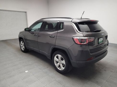 Used 2018 Jeep Compass Latitude FWD image 5