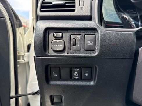 Used 2022 Toyota 4Runner Limited AWD/4WD image 28
