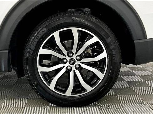 Used 2023 Ford Explorer ST-Line AWD/4WD image 11