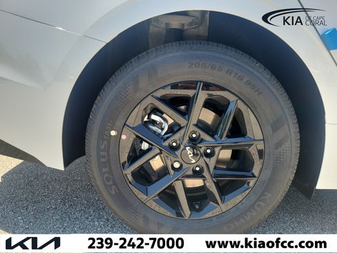 New 2026 Kia K5 LXS FWD image 9