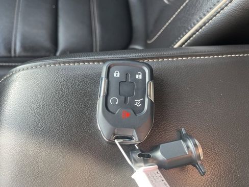 Used 2021 GMC Acadia Denali w/ Denali Ultimate Package image 25