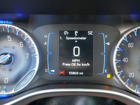 Used 2022 Chrysler Voyager LX image 21