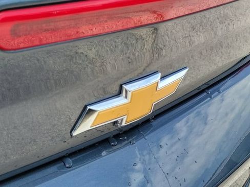 Used 2023 Chevrolet Camaro LT RWD image 9