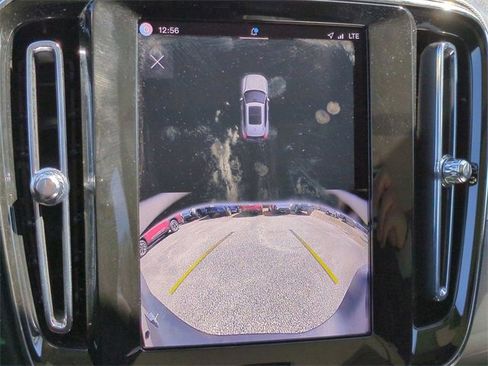 Certified 2025 Volvo XC40 B5 Core image 17