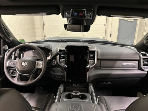 Used 2026 RAM 2500 Laramie AWD/4WD image 18