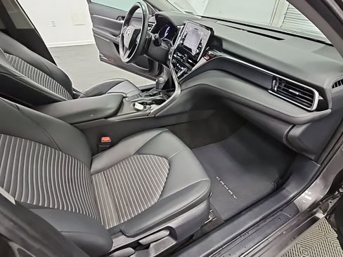 Used 2024 Toyota Camry SE w/ Convenience Package image 35