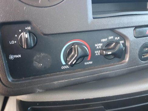 Used 2024 Ford E-450 and Econoline 450 Super Duty w/ Power Windows & Locks Group image 22