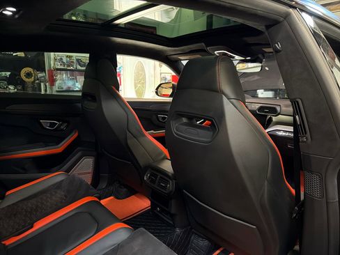 Used 2022 Lamborghini Urus AWD/4WD image 25