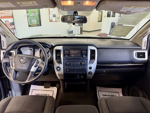 Used 2017 Nissan Titan SV RWD image 10