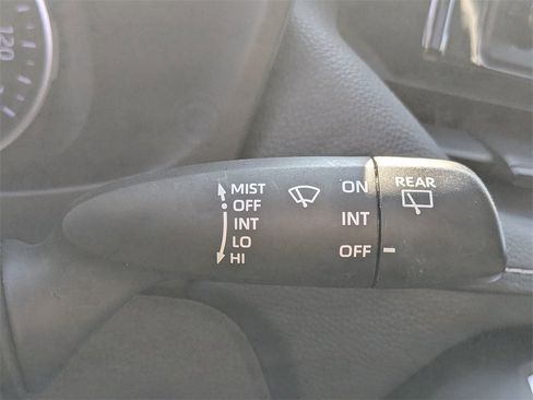 Used 2019 Toyota RAV4 LE image 27