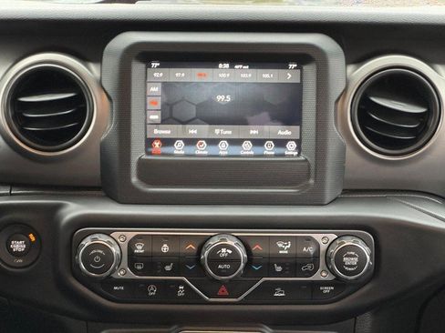 Used 2020 Jeep Gladiator Sport w/ Quick Order Package 24S image 13