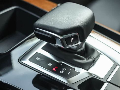 Used 2023 Audi Q5 2.0T Premium Plus w/ Premium Plus Package AWD/4WD image 13