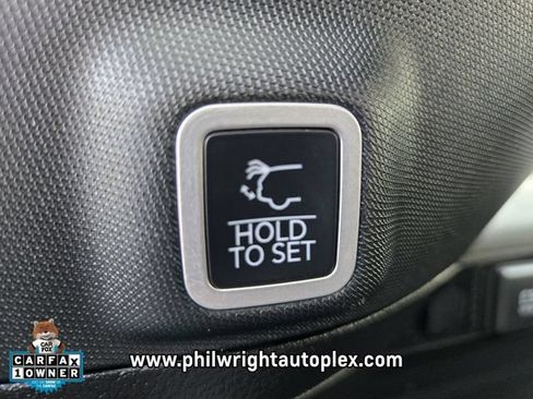 Used 2025 Jeep Grand Cherokee Altitude RWD image 19