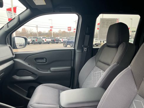 Used 2026 Nissan Frontier SV w/ All-Weather Content Package image 10