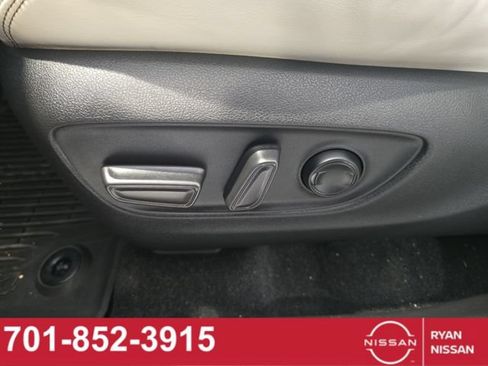 Used 2021 Toyota RAV4 XLE Premium AWD/4WD image 36
