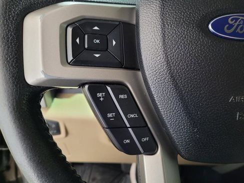 Used 2015 Ford F150 Lariat w/ Max Trailer Tow Package image 33