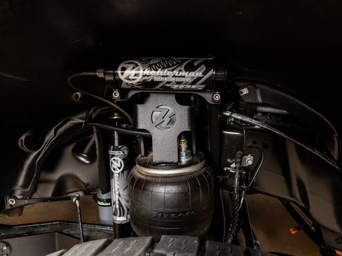 Used 2025 Ford F450 Platinum w/ FX4 Off-Road Package image 13