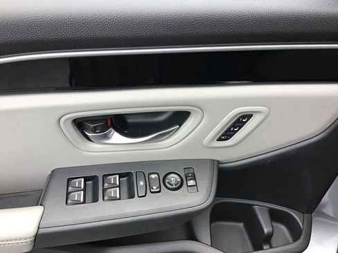 Used 2025 Honda Pilot EX-L image 10