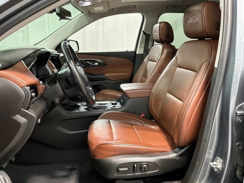 Used 2021 Chevrolet Traverse High Country AWD/4WD image 19