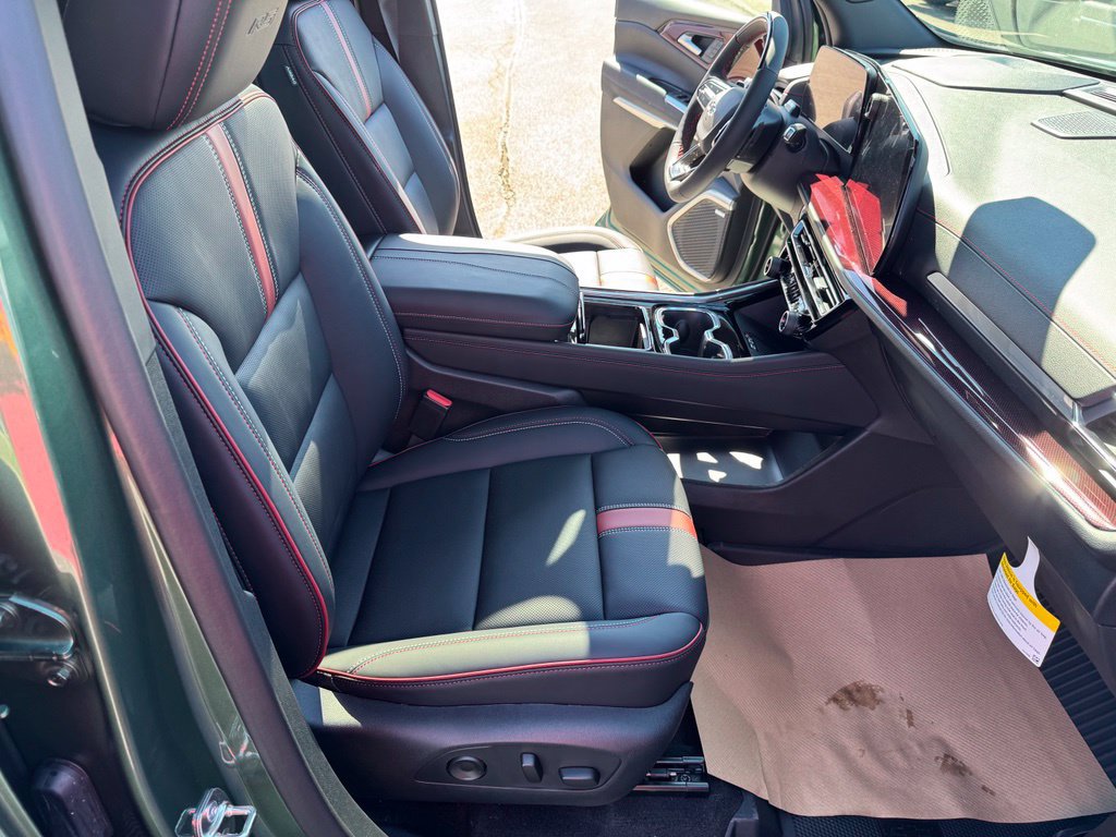 New 2027 Chevrolet Traverse RS w/ LPO, Floor Liner Package AWD/4WD image 19