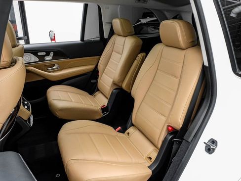 Used 2024 Mercedes-Benz GLS 580 4MATIC image 38