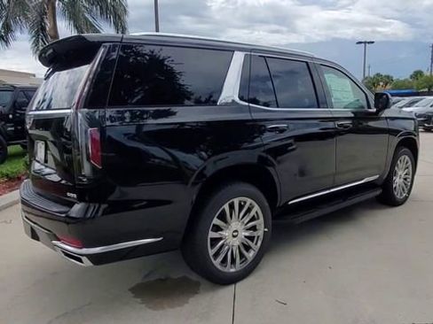 Certified 2021 Cadillac Escalade Premium Luxury image 14