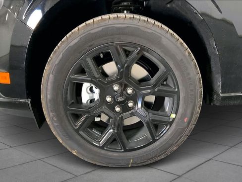 New 2026 Ford Maverick Lobo AWD/4WD image 9