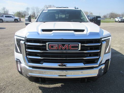 New 2026 GMC Sierra 3500 SLE w/ SLE Value Package AWD/4WD image 11