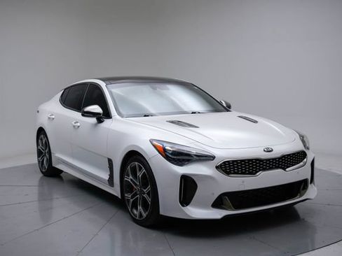 Used 2020 Kia Stinger GT1 RWD image 9