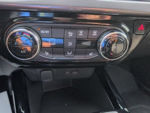 Used 2025 Chevrolet Trax ACTIV w/ Driver Confidence Package FWD image 29