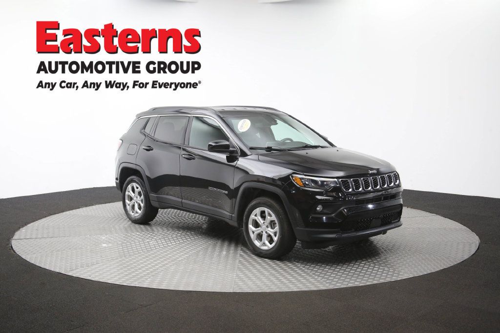Used 2024 Jeep Compass Latitude AWD/4WD image 50