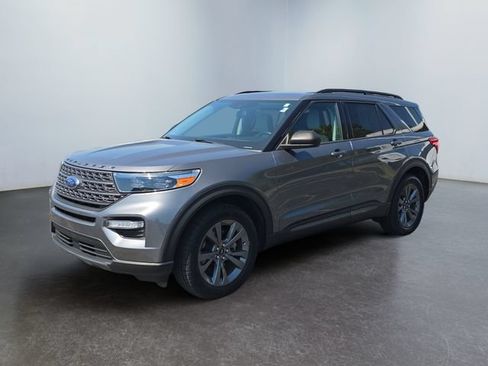 Used 2021 Ford Explorer XLT w/ Equipment Group 202A AWD/4WD image 1