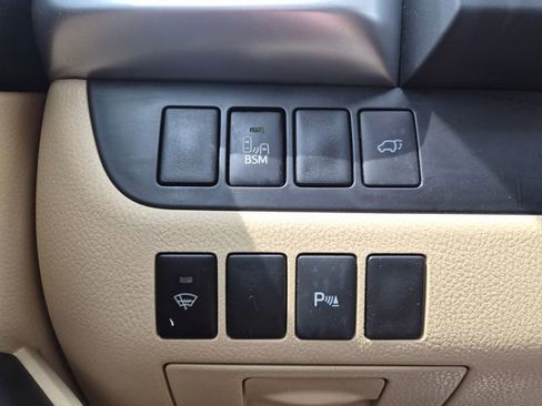 Used 2015 Toyota Highlander Limited AWD/4WD image 17