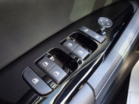 Used 2024 Kia Sportage SX image 25