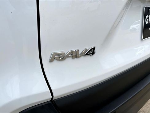 Used 2024 Toyota RAV4 XLE w/ Convenience Package image 31