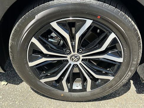 Used 2024 Toyota Crown AWD/4WD image 10