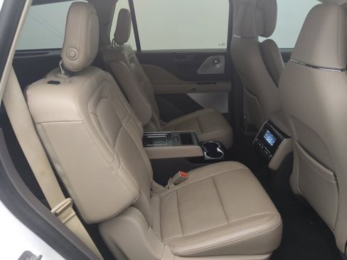 Used 2020 Lincoln Aviator Reserve w/ Equipment Group 202A AWD/4WD image 19
