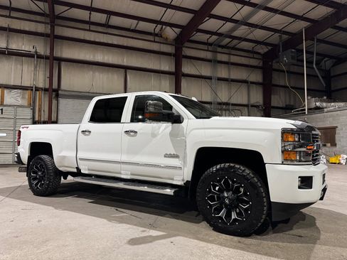 Used 2016 Chevrolet Silverado 2500 High Country w/ Duramax Plus Package image 3