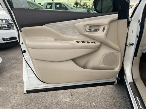 Used 2018 Nissan Murano Platinum w/ Cargo Package image 16