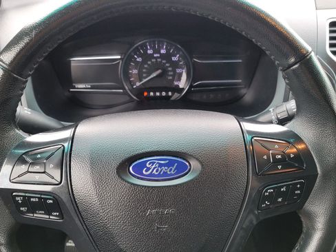 Used 2018 Ford Explorer XLT w/ Equipment Group 201A image 17