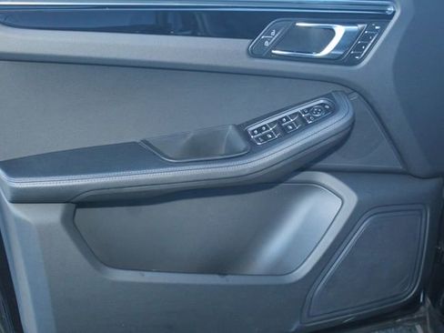 Certified 2023 Porsche Macan image 23