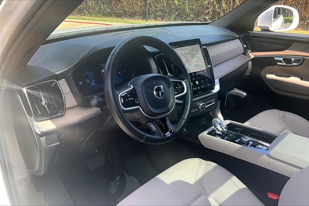 Certified 2026 Volvo XC90 B6 Plus AWD/4WD image 17