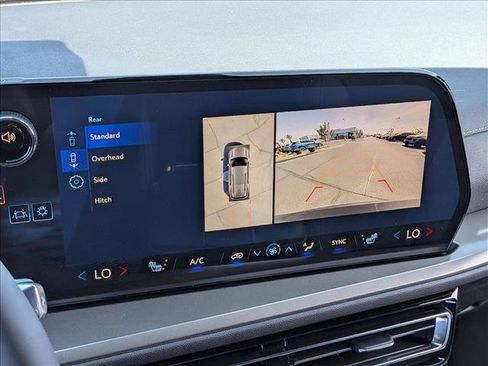 New 2026 Chevrolet Traverse LT w/ Sun and Wheel Package FWD image 13