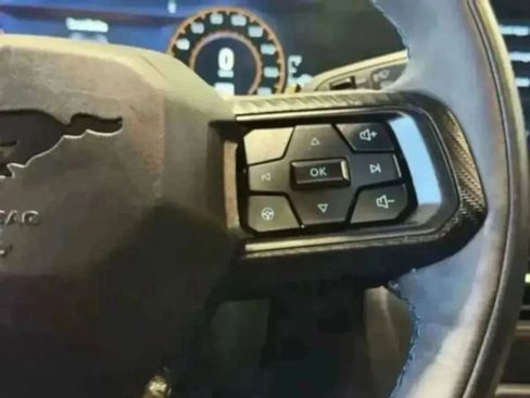 Used 2025 Ford Mustang Dark Horse image 18